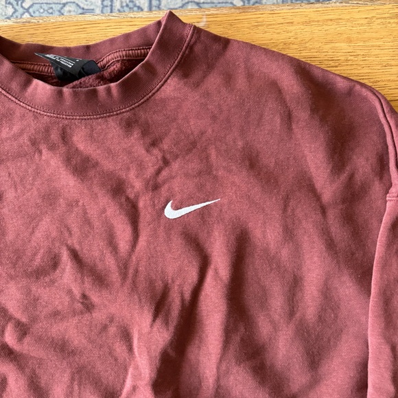 Women's Nike Maroon Cropped Long Sleeve Sweatshirt - Picture 4 of 8